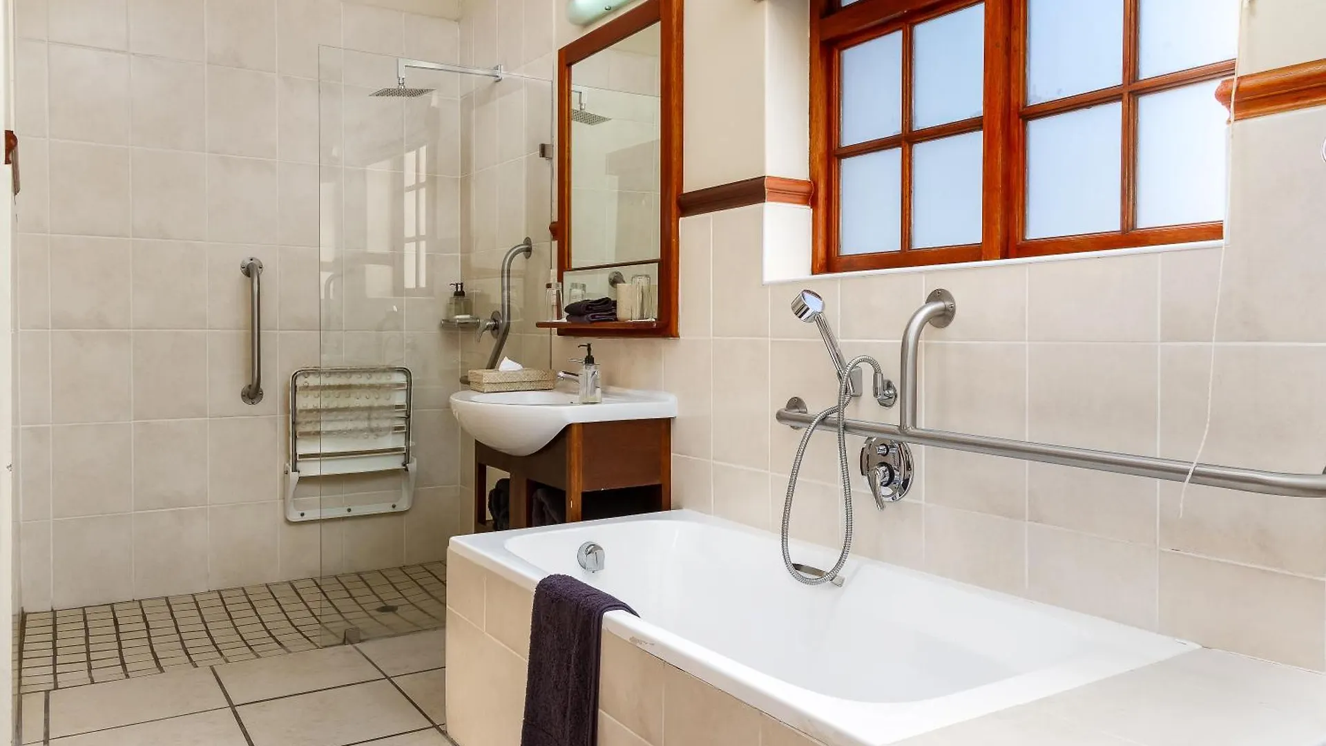 Noordhoek Village Hotel
